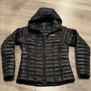 Mountain Hardwear Women's Black Hooded Puffer Jacket